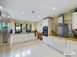 Kitchen- click for photo gallery
